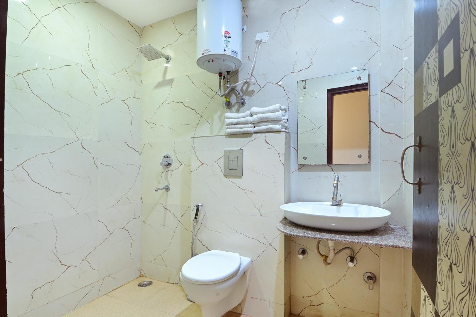 Hotel Glow Inn Paharganj-3 Mins Walk From New Delhi Railway Station Eksteriør billede